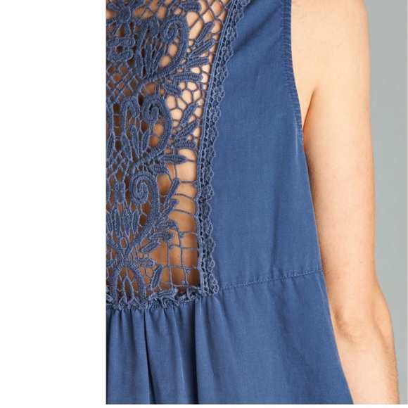 Blue dress with back lace - Picture 5 of 5